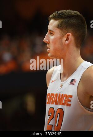 20. Februar 2016: Syracuse Stürmer Tyler Lydon (20) macht einen Moment in der zweiten Spielhälfte, als Pittsburgh Syracuse 66-52 in einem ACC Matchup im Carrier Dome in Syracuse, NY, besiegte. Foto von Alan Schwartz/Cal Sport Media (Kreditbild: © Alan Schwartz/CSM via ZUMA Wire) Stockfoto