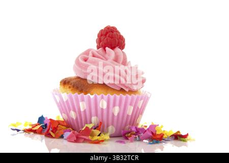 Frische rosa Cupcake mit Buttercreme und Himbeere Stockfoto
