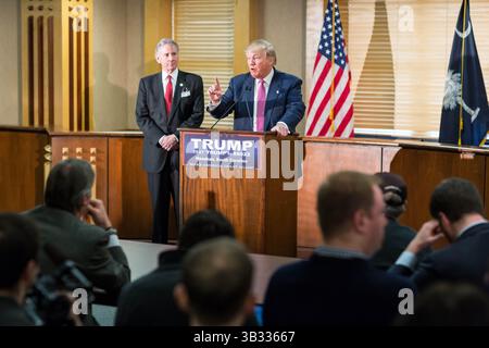 15. Februar 2016: Hanahan, SOUTH CAROLINA, Vereinigte Staaten von Amerika, republikanischer Präsidentschaftskandidat Donald Trump während einer Pressekonferenz am 15. Februar 2016 in Hanahan, South Carolina. (Bild: © Richard Ellis Via ZUMA Wire) Stockfoto