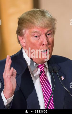 15. Februar 2016: Hanahan, SOUTH CAROLINA, Vereinigte Staaten von Amerika, republikanischer Präsidentschaftskandidat Donald Trump während einer Pressekonferenz am 15. Februar 2016 in Hanahan, South Carolina. (Bild: © Richard Ellis Via ZUMA Wire) Stockfoto