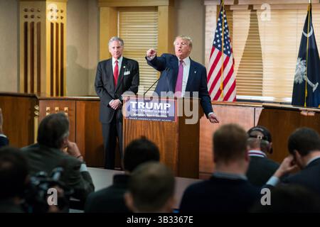 15. Februar 2016: Hanahan, SOUTH CAROLINA, Vereinigte Staaten von Amerika, republikanischer Präsidentschaftskandidat Donald Trump während einer Pressekonferenz am 15. Februar 2016 in Hanahan, South Carolina. (Bild: © Richard Ellis Via ZUMA Wire) Stockfoto