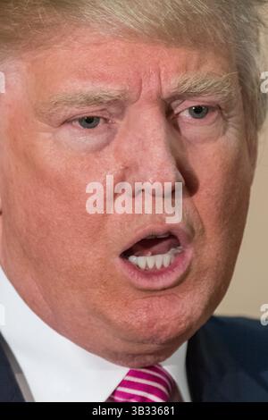15. Februar 2016: Hanahan, SOUTH CAROLINA, Vereinigte Staaten von Amerika, republikanischer Präsidentschaftskandidat Donald Trump während einer Pressekonferenz am 15. Februar 2016 in Hanahan, South Carolina. (Bild: © Richard Ellis Via ZUMA Wire) Stockfoto