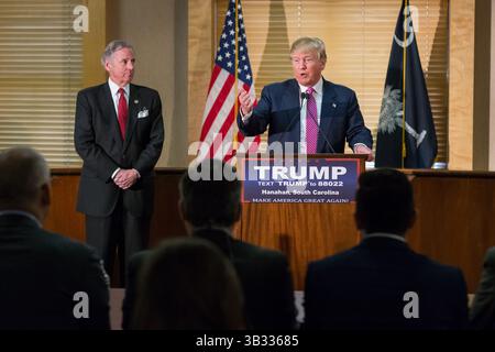 15. Februar 2016: Hanahan, SOUTH CAROLINA, Vereinigte Staaten von Amerika, republikanischer Präsidentschaftskandidat Donald Trump während einer Pressekonferenz am 15. Februar 2016 in Hanahan, South Carolina. (Bild: © Richard Ellis Via ZUMA Wire) Stockfoto