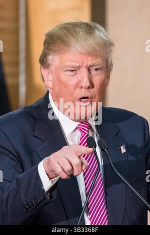 15. Februar 2016: Hanahan, SOUTH CAROLINA, Vereinigte Staaten von Amerika, republikanischer Präsidentschaftskandidat Donald Trump während einer Pressekonferenz am 15. Februar 2016 in Hanahan, South Carolina. (Bild: © Richard Ellis Via ZUMA Wire) Stockfoto
