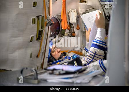 25. Februar 2016 - Star City, Russland - Internationale Raumstation Expedition 47 der russische Kosmonaut Oleg Skripochka im Sojus-Simulator während der Qualifizierungsprüfungen im Gagarin Cosmonaut Training Center am 25. Februar 2016 in Star City, Russland. . (Kreditbild: © NASA/ZUMAPRESS.com) Stockfoto
