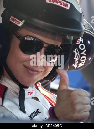 Januar 2016 - Long Beach, Kalifornien, USA Der Schauspieler Sean Penn schreibt Kate Del Castillo zu, dass er ein geheimes Treffen mit Joaquin „El Chapo“ Guzman in den Bergen Mexikos organisiert hat, während er im Oktober auf der Flucht war, drei Monate bevor er am Freitag, den 8. Januar 2016 gefangen genommen wurde. AKTENFOTO: Schauspielerin Kate Del Castillo nimmt am Samstag, 20. April 2013, am 37. Toyota Pro/Celebrity Race in Long Beach, Kalifornien, Teil. (Bild: © Prensa Internacional Via ZUMA Wire) Stockfoto