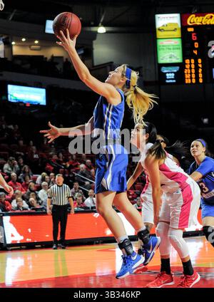 25. Februar 2016 Middle Tennessee Lady Raiders Guard Abbey Sissom (5) trifft einen einfachen Layup während eines NCAA-Basketballspiels zwischen den MTSU Lady Blue Raiders gegen die Western Kentucky Lady Toppers in der E. A. Diddle Arena in Bowling Green Kentucky (Fotos von Steve Roberts/Cal Sport Media(Credit Image: © Steve Roberts/Cal Sport Media/CSM via ZUMA Wire) Stockfoto