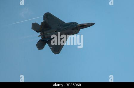 18. September 2015: Clinton, Vereinigte Staaten - Ein taktisches Kampfflugzeug der US Air Force F-22 Raptor fliegt während einer Probe der Luftwaffe am 18. September 2015 in der Nähe von Clinton, Maryland, über der Joint Base Andrews. (Bild: © Philip Bryant/Planet Pix via ZUMA Wire) Stockfoto