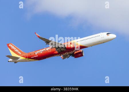 MELBOURNE, AUSTRALIEN - 07. SEPTEMBER 2024: Der VietJet Air Airbus A321-271NX startet am 7. September 2024 von Melbourne Stockfoto