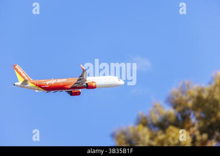 MELBOURNE, AUSTRALIEN - 07. SEPTEMBER 2024: Der VietJet Air Airbus A321-271NX startet am 7. September 2024 von Melbourne Stockfoto