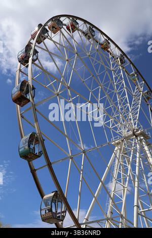 Seitenansicht Des Riesenrads Stockfoto