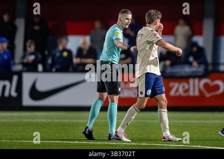 Wijdewormer, Niederlande. April 2025. WIJDEWORMER - 28.04.2025, AFAS Trainingscentrum. Fußball, Keukenkampioen divisie, Saison 2024-2025. Während des Spiels Jong AZ - den Bosch, FC den Bosch Spieler Stan Henderikx Bloody Nose Credit: Pro Shots/Alamy Live News Stockfoto