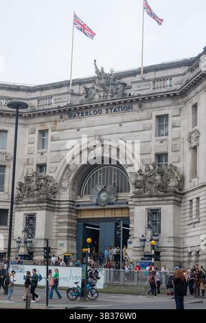 London, Vereinigtes Königreich, 26. April 2025:- Bahnhof Waterloo im Zentrum von London Stockfoto