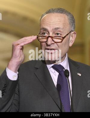 28. November 2017: Washington, District of Columbia, Vereinigte Staaten von Amerika – der Minderheitenführer des Senats Chuck Schumer (Demokrat von New York) trifft sich nach dem wöchentlichen Mittagessen der Demokratischen Partei des US-Senats im US-Kapitol in Washington, DC am Dienstag, den 28. November 2017, mit Reportern. . Kredit: Ron Sachs / CNP (Kredit-Bild: © Ron Sachs/CNP via ZUMA Wire) Stockfoto