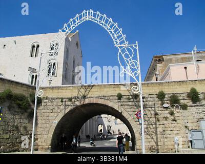 Bari, Italien - 14. Juni 2019: Architektur der Straßen von Bari. Touristenrouten in der Stadt. Stockfoto