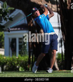 29. Dezember 2017: Andrea Romano (Italien) spielt einen Schuss bei der 54. Junior Orange Bowl International Golf Championship im Biltmore in Coral Gables, Florida. Mario Houben/CSM(Kreditbild: &Copy; Mario Houben/CSM via ZUMA Wire) Stockfoto