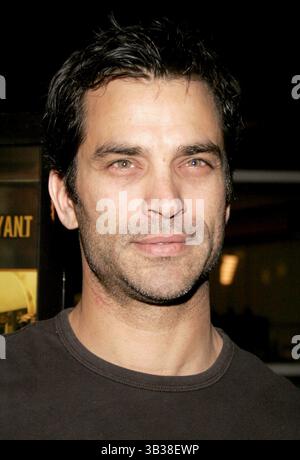 HOLLYWOOD, KALIFORNIEN - 6. FEBRUAR 2006: Johnathon Schaech bei der Premiere von London in Los Angeles am 6. Februar 2006 in den Arclight Cinemas in Hollywood, USA. Stockfoto