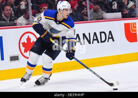 5. Dezember 2018: St. Louis Blues Center Brayden Schenn (10) steuert den Puck während der St. Louis Blues vs Montreal Canadiens im Bell Centre in Montr©al, Quebec. Blues gewinnen mit 4:3. David Kirouac/CSM(Credit Image: &Copy; David Kirouac/CSM via ZUMA Wire) Stockfoto