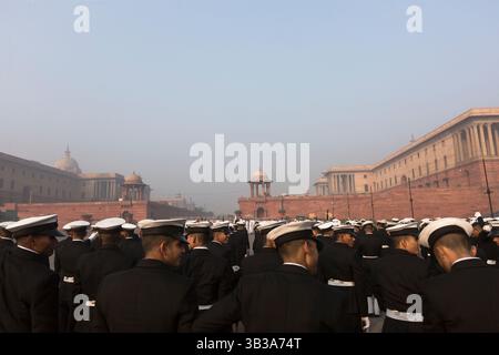 25. Januar 2018 - Neu-Delhi, Indien - Indische Armee in Rajpath in der Nähe von President’s Estate als zweitgrößtes demokratisches Land der Welt bereiten sich Indien auf ihre Feierlichkeiten zum 69. Tag der Republik am kommenden Freitag, den 26. Januar, vor. Aus diesem Anlass haben die Führer des Verbandes südostasiatischer Nationen (ASEAN) aus Thailand, Vietnam, Indonesien, Malaysia, den Philippinen, Singapur, Myanmar, Kambodscha, Laos und Brunei - werden Gastgeber sein, wurden eingeladen, Teil dieser Feierlichkeiten zu sein. (Bild: © Sauvik Acharyya Via ZUMA Wire) Stockfoto