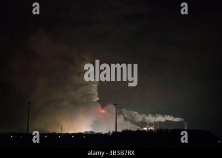 15. November 2017 - Weisweiler, Deutschland - in den frühen Morgenstunden blockierten rund 20 Aktivisten die Förderbänder und Bagger des Kohlekraftwerks Weisweiler bei Aachen und zwangen den Betreiber, drei Kraftwerksblöcke abzuschalten (Credit Image: © Jannis große Via ZUMA Wire) Stockfoto