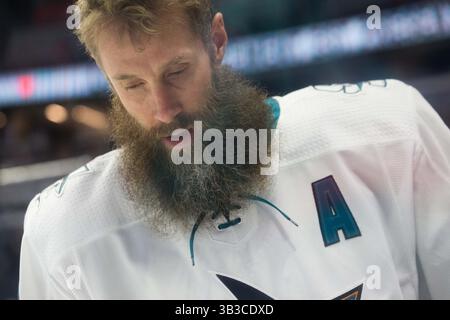 5. Januar 2018: Joe Thornton (19) vor dem NHL-Spiel zwischen den San Jose Sharks und Ottawa Senators im Canadian Tire Centre in Ottawa, Kanada. Daniel Lea/CSM.(Kreditbild: &Copy; Daniel Lea/CSM via ZUMA Wire) Stockfoto