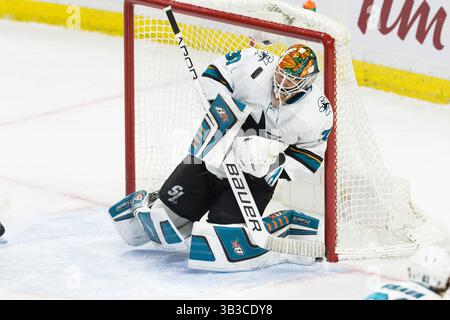 5. Januar 2018: Der Torhüter Aaron Dell (30) der San Jose Sharks macht beim NHL-Spiel zwischen den San Jose Sharks und den Ottawa Senators im Canadian Tire Centre in Ottawa (Kanada) einen Sprung. Senatoren gewannen in der Überstunden mit 6:5. Daniel Lea/CSM.(Kreditbild: &Copy; Daniel Lea/CSM via ZUMA Wire) Stockfoto