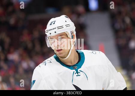 5. Januar 2018: Joonas Donskoi (27) im NHL-Spiel zwischen den San Jose Sharks und den Ottawa Senators im Canadian Tire Centre in Ottawa, Kanada. Daniel Lea/CSM.(Kreditbild: &Copy; Daniel Lea/CSM via ZUMA Wire) Stockfoto