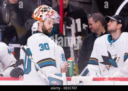 5. Januar 2018: Torhüter Aaron Dell (30) der San Jose Sharks im Canadian Tire Centre in Ottawa, Kanada. Senatoren gewannen in der Überstunden mit 6:5. Daniel Lea/CSM.(Kreditbild: &Copy; Daniel Lea/CSM via ZUMA Wire) Stockfoto
