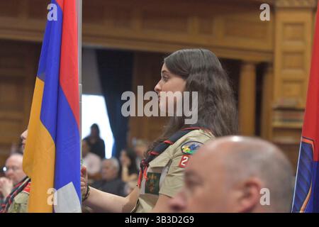 Boston, Ma, USA. April 2025. Armenier-Amerikaner und Freunde feiern den 110. Jahrestag des Völkermordes an den Armeniern durch die Türkei im Massachusetts State House. (Kreditbild: © Kenneth Martin/ZUMA Press Wire) NUR REDAKTIONELLE VERWENDUNG! Nicht für kommerzielle ZWECKE! Stockfoto