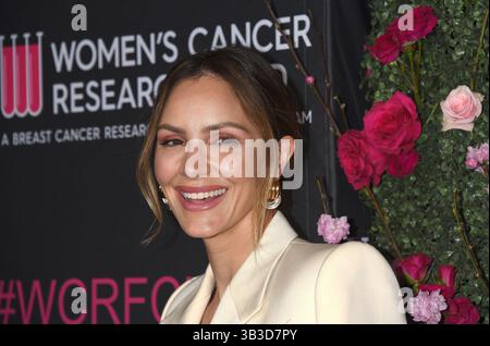 Beverly Hills, USA. April 2025. Katharine McPhee kommt zu einem unvergesslichen Abend im Beverly Hilton am 28. April 2025 in Beverly Hills, CA. © Janet Gough/AFF-USA.COM Credit: AFF/Alamy Live News Stockfoto