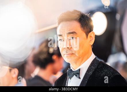 Schauspieler Sean Andy postiert auf dem roten Teppich. Hongkong, China, 27. April 2025. Die Verleihung der 43. Hong Kong Film Awards findet am 27. April 2025 im Hong Kong Cultural Centre statt. Quelle: Hou Yu/China News Service/Alamy Live News Stockfoto