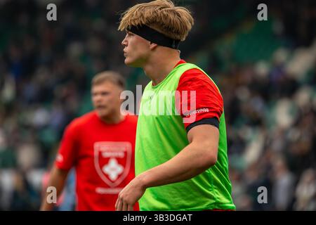 Northampton, Großbritannien, 26. April 2025 Northampton Saints und England in der hinteren Reihe und Lions Hope, Henry Pollock wärmt sich vor dem Spiel gegen Bristol Bears auf Stockfoto