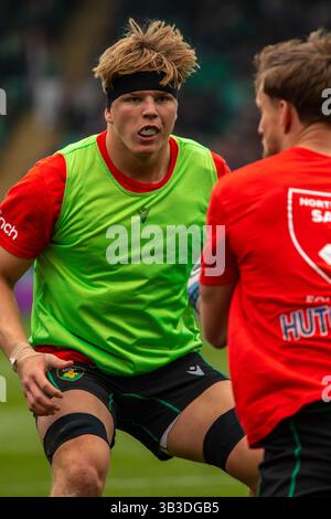 Northampton, Großbritannien, 26. April 2025 Northampton Saints und England in der hinteren Reihe und Lions Hope, Henry Pollock wärmt sich vor dem Spiel gegen Bristol Bears auf Stockfoto