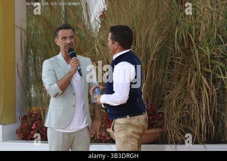 Überraschungsgast Florian Silbereisen (Sänger/Musiker/Entertainer) mit Stefan Mross (Sänger/Moderator/Entertainer) in der ARD-TV-Sendung Imme Stockfoto