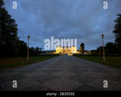 Schloss Augustusburg bei Nacht in Brühl Stockfoto