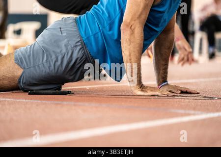 Mann in Burpee Broad JumpSes Salines Amateur CrossFit Wettbewerb, Mallorca, Balearen, Spanien Stockfoto