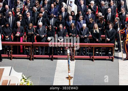 Rom, Italien. April 2025. Vatikanstadt: Während der Beerdigung des Heiligen Vaters Franziskus, Petersplatz, Vatikanstadt, Rom, Italien Francesco Farina/SPP (FRANCESCO FARINA/SPP) Credit: SPP Sport Pressefoto. /Alamy Live News Stockfoto