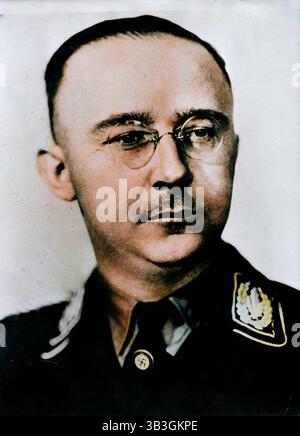 Heinrich Himmler, Reichsf&#xfc;hrer der SS, c 1930 s-c 1940er. Himmler (1900-1945) nahmen an Adolf Hitler's Beer Hall Putsch in München 1923. Trat er in die SS im Jahre 1925, zu deren Führer, oder Reichsf&#xfc;hrer, 1929. Er ging zu einer der mächtigsten Figuren in die NS-Partei und war verantwortlich für die Überwachung der Organisation und Verwaltung des Holocaust. Ende April 1945, als der Zweite Weltkrieg in Europa seinem Ende näherte, Himmler ging hinter Hitlers rücken in einem Versuch, die Verhandlungen mit den westlichen Alliierten zu öffnen. Wenn Hitler disovered dieser Er zog Himmler von Al Stockfoto
