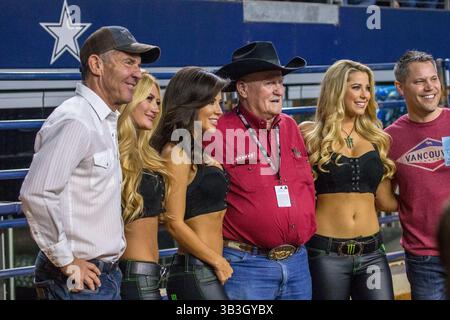 24. Februar 2018: Arlington, Texas, USA - Schauspieler, Dennis Quaid, posiert für einige Fotos während des WinStar Casino and Resort Iron Cowboy Bull Riding Events im AT & T Stadion in Arlington, Texas. (Bild: © Dan Wozniak via ZUMA Wire) Stockfoto