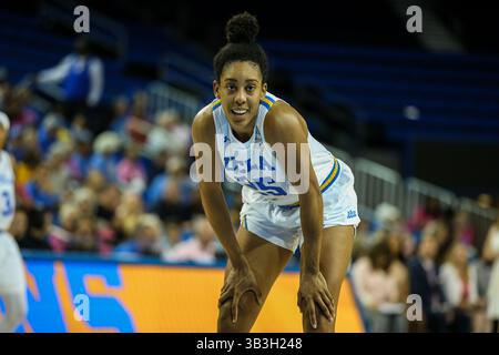 11. Februar 2018 Los Angeles, CA. UCLA Bruins stürzte Monique Billings (25) mit Half Smile beim Women's Arizona State gegen UCLA Bruins in Westwood am 11. Februar 2018. (Foto von Jevone Moore)(Bild: &Copy; Jevone Moore/CSM via ZUMA Wire) Stockfoto