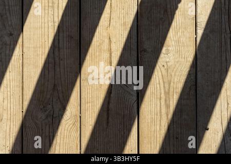 Nicht bemalte Holzdielen zusammengenagelt Stockfoto