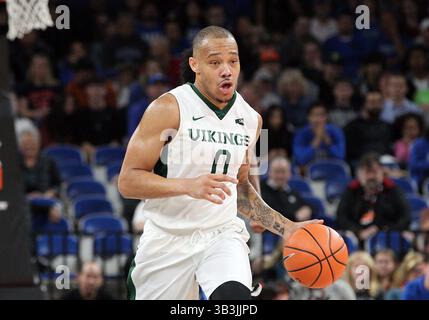 23. November 2017: Die Portland State Vikings schützen Bryce Canda (0) während des NCAA-Basketballspiels zwischen den Portland State Vikings und den Duke Blue Devils im Veterans Memorial Coliseum in Portland. Larry C. LawsonCSM(Kreditbild: &Copy; Larry C. LawsonCsm/CSM via ZUMA Wire) Stockfoto
