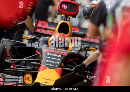 10. November 2017 - Sao Paulo, Sao Paulo, Brasilien - 33 MAX VERSTAPPEN (NED) von Red Bull Racing, während des kostenlosen Trainingstages für den Formel-1-Grand-Prix von Brasilien auf der Interlagos-Strecke in Sao Paulo, Brasilien. Der große preis wird am kommenden Sonntag, dem 12. November, gefeiert. (Kreditbild: © Paulo Lopes via ZUMA Wire) Stockfoto