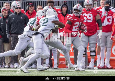 11. November 2017: Columbus, Ohio, USA - Ohio State Buckeyes Wide Receiver Parris Campbell (21) trägt den Ball während des Spiels zwischen den Michigan State Spartans und den Ohio State Buckeyes im Ohio Stadium, Columbus, Ohio. (Kreditbild: © Scott Stuart via ZUMA Wire) Stockfoto