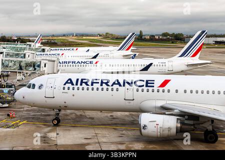 Air France Flugzeuge Flughafen Charles de Gaulle in Paris, Frankreich Paris, Frankreich - 21. Oktober 2024: Flugzeuge der Air France auf dem Flughafen Charles de Gaulle in Paris. *** Air France Flugzeug Charles de Gaulle Flughafen Paris, Frankreich 21. Oktober 2024 Air France Flugzeug am Flughafen Charles de Gaulle in Paris, Frankreich Stockfoto