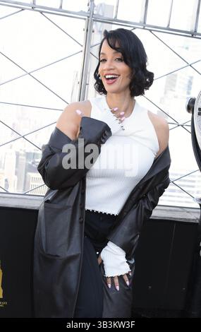 NEW YORK, NY: 29. APRIL: Dascha Polanco als Besetzung von AMC's The Walking Dead: Dead City Besuchen Sie das Empire State Building vor der Premiere der zweiten Staffel am 29. April 2025 in New York City. Credit: Mpi099/MediaPunch Credit: MediaPunch Inc/Alamy Live News Stockfoto