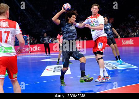 7. Januar 2018 - Paris, Frankreich - Spieler des ägyptischen Teams MOHAMED ALI in Aktion während der Handball Goldenen Liga zwischen Frankreich und Ägypten in der AccorHotel Arena in Paris - Fran.Norwegen gewann 31-28 (Credit Image: © Pierre Stevenin Via ZUMA Wire) Stockfoto