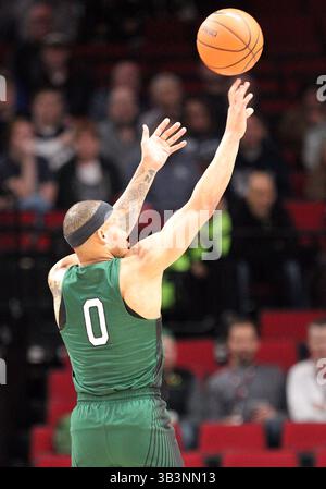 24. November 2017: Bryce Canda (0) wurde von den Portland State Vikings während des PK80 Basketballturniers zwischen den Portland State Vikings und den Butler Bulldogs im Moda Center, Portland, Oregon, bewacht. Larry C. Lawson(Credit Image: &Copy; Larry C. Lawson/CSM via ZUMA Wire) Stockfoto