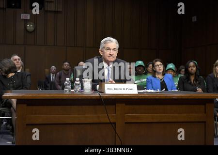 28. November 2017 - Washington, District of Columbia, Vereinigte Staaten von Amerika - Jerome H. Powell gibt am Dienstag, 28. November 2017 vor dem Senatsausschuss für Banken, Wohnungsbau und Stadtentwicklung Zeugnis über seine Ernennung zum Vorsitzenden des Board of Governors des Federal Reserve Systems auf dem Capitol Hill in Washington, DC. Credit: Ron Sachs / CNP (Credit Image: © Ron Sachs/CNP via ZUMA Wire) Stockfoto