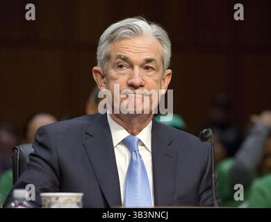 28. November 2017 - Washington, District of Columbia, Vereinigte Staaten von Amerika - Jerome H. Powell gibt am Dienstag, 28. November 2017 vor dem Senatsausschuss für Banken, Wohnungsbau und Stadtentwicklung Zeugnis über seine Ernennung zum Vorsitzenden des Board of Governors des Federal Reserve Systems auf dem Capitol Hill in Washington, DC. Credit: Ron Sachs / CNP (Credit Image: © Ron Sachs/CNP via ZUMA Wire) Stockfoto